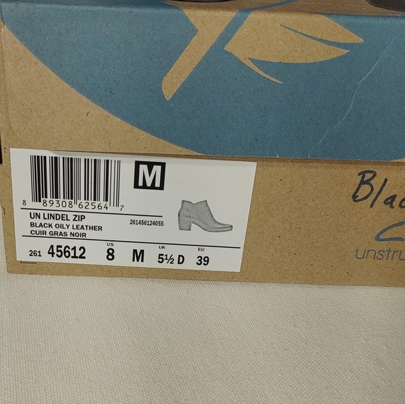 CLARKS Unstructured Lindel Ankle Boots - Picture 10 of 12